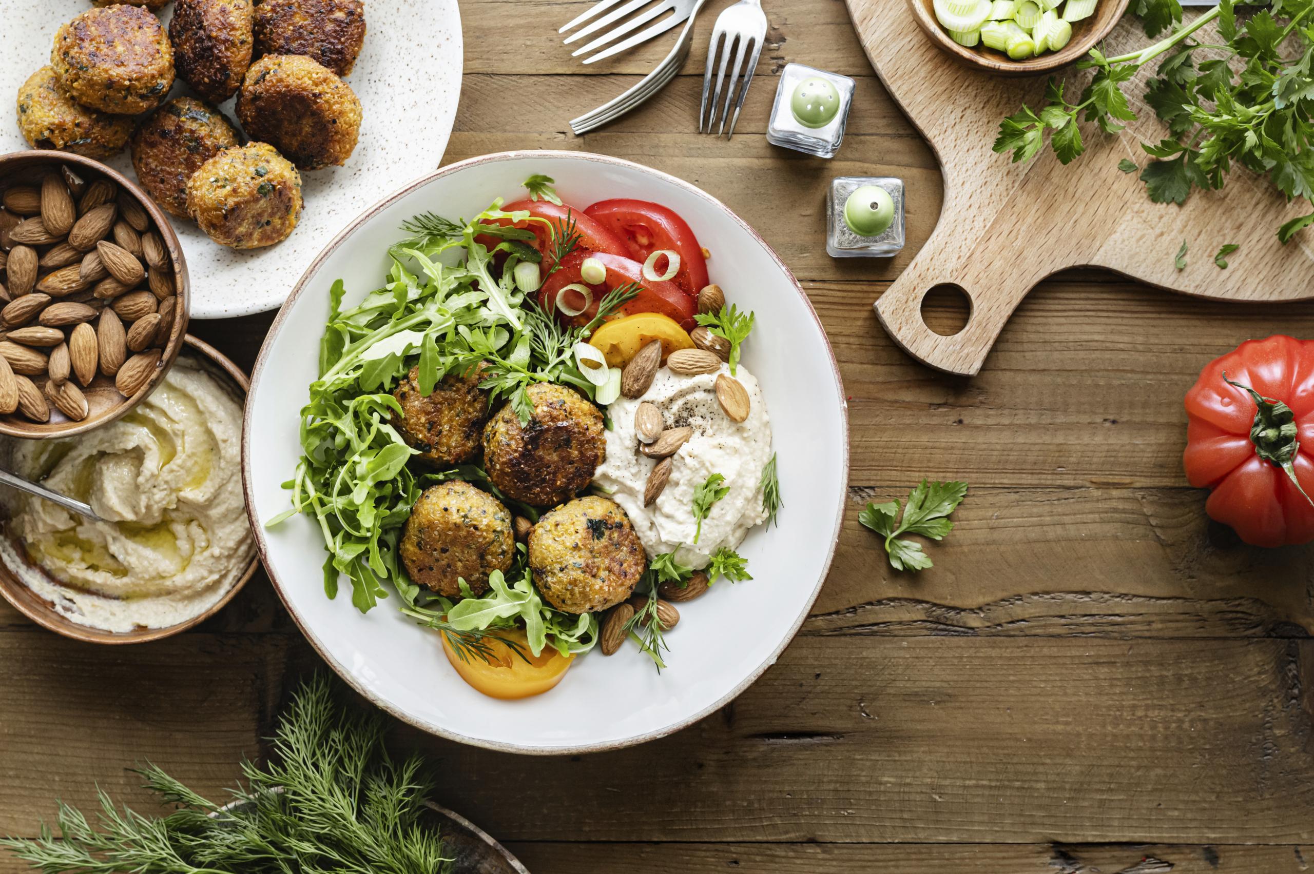 Confira dicas de como fazer um menu com comida vegana para festas