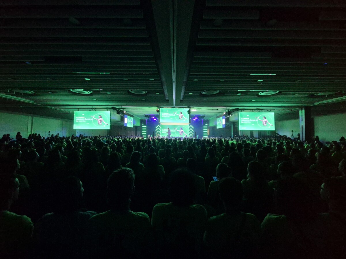 Evento Sankhya envolvendo o público com o design de experiência no Center Convention