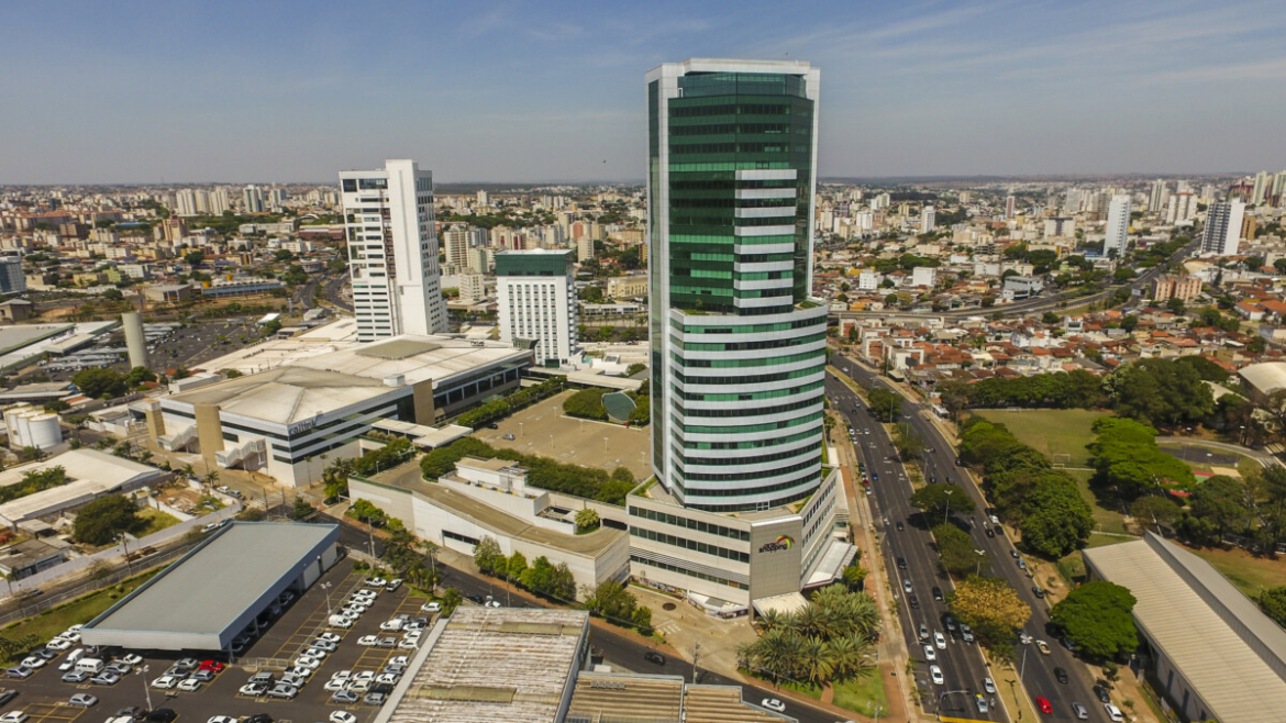 Uberlândia 138 anos: como o Complexo Corporativo Center Shopping contribui para o desenvolvimento da cidade