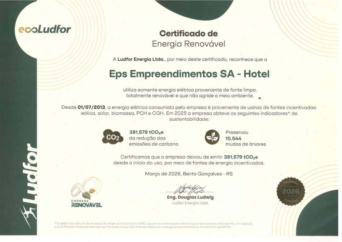 Certificado de Energia Renovável emitido pela Ludfor Energia para a EPS Empreendimentos SA – Hotel. O documento informa que a empresa utiliza energia elétrica de fontes renováveis e registra a redução de 381,579 toneladas de CO₂ equivalente e a preservação de 10.544 mudas de árvores. Foi emitido em março de 2026, em Bento Gonçalves (RS).
